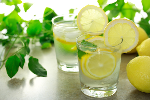 Top 10 health benefits of lemon water